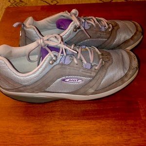 MBT Chakula Walking Shoes 👟